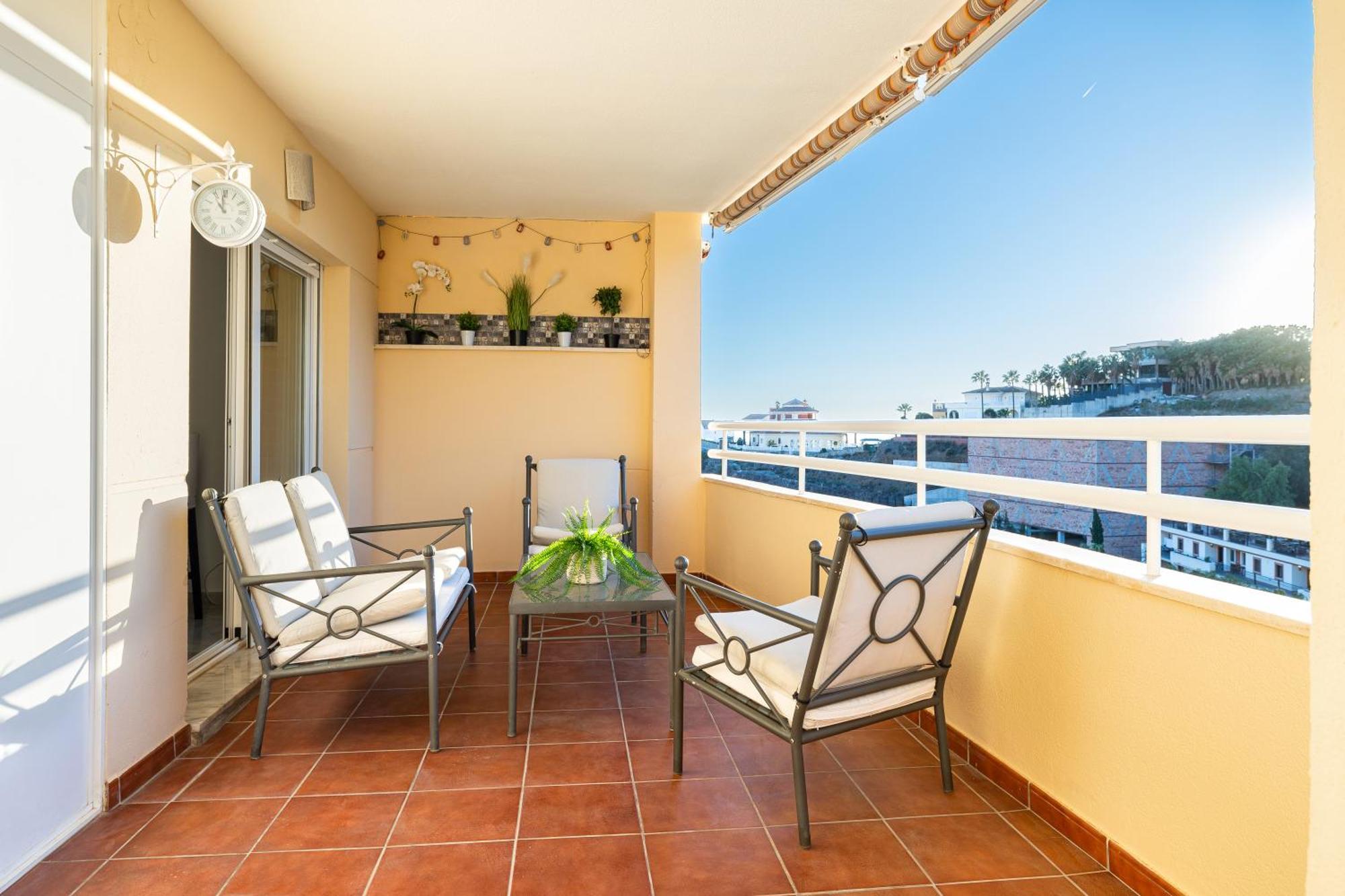 Holidays2Nueva Torrequebrada 2 Bedrooms And 2 Bathrooms, Terrace, Community Pool And Garage Benalmádena Eksteriør billede