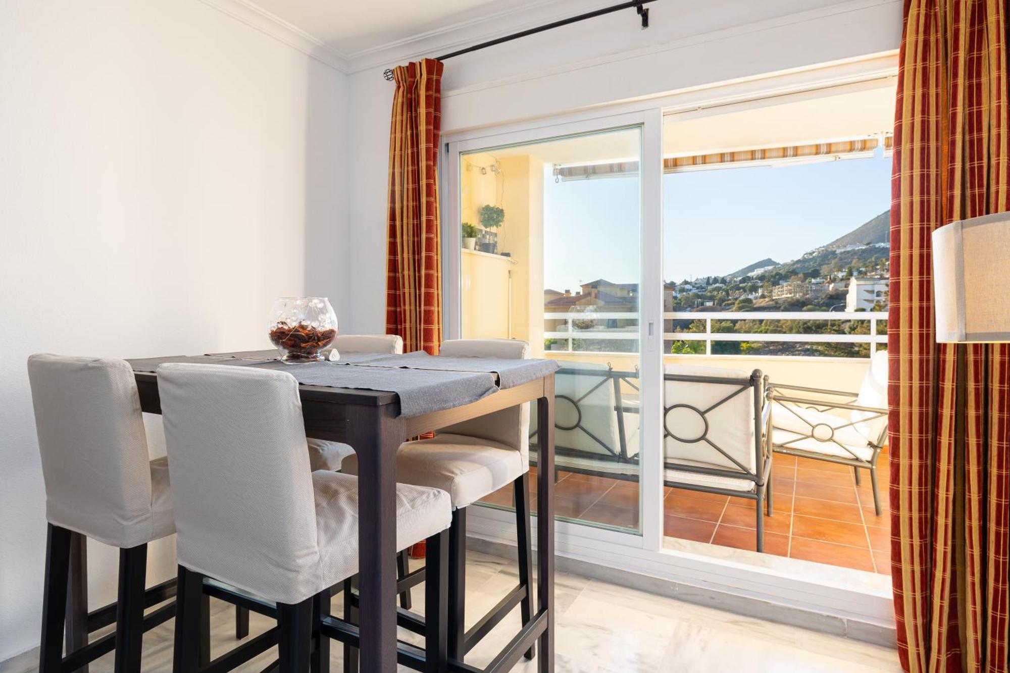 Holidays2Nueva Torrequebrada 2 Bedrooms And 2 Bathrooms, Terrace, Community Pool And Garage Benalmádena Eksteriør billede