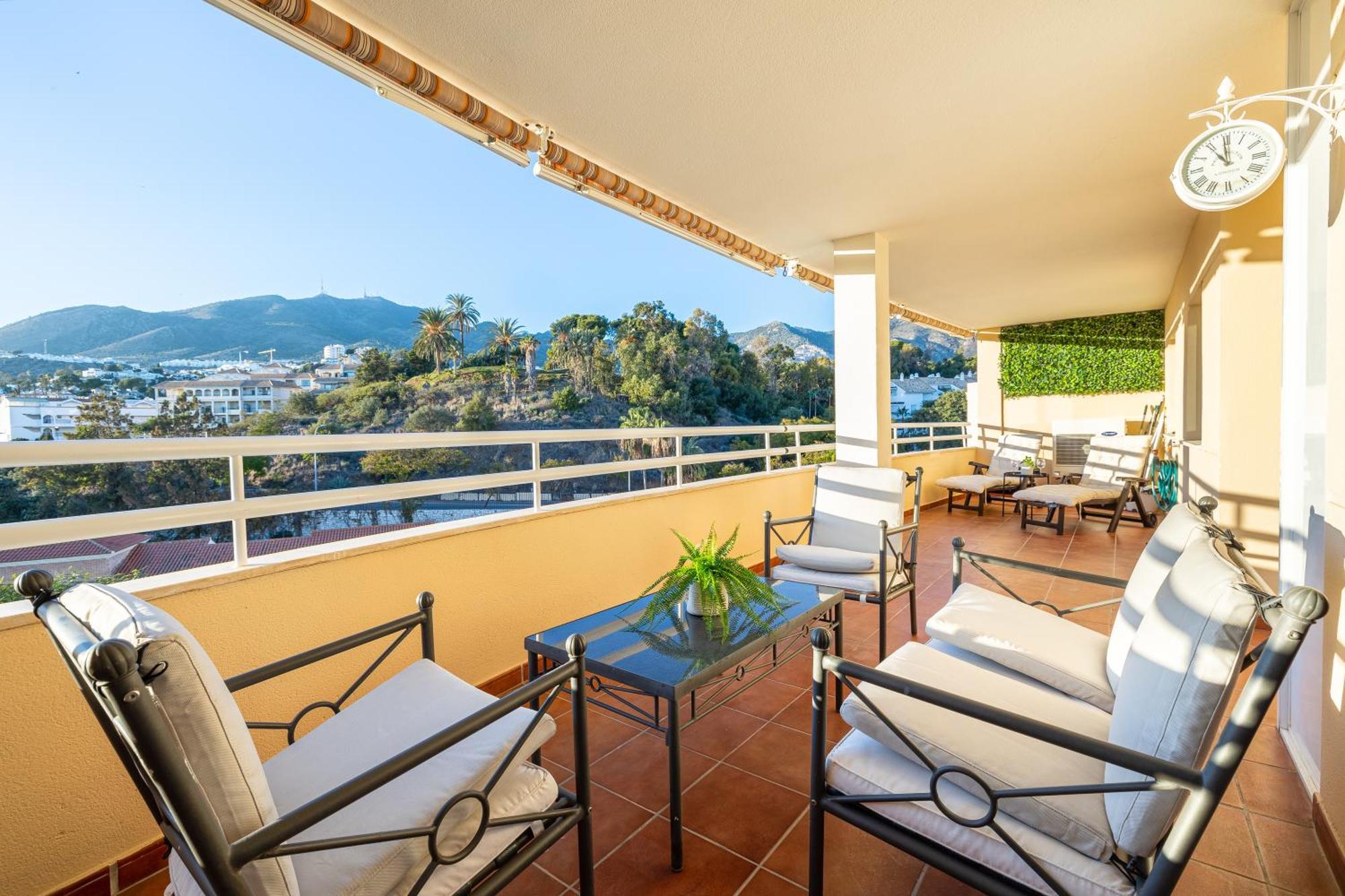 Holidays2Nueva Torrequebrada 2 Bedrooms And 2 Bathrooms, Terrace, Community Pool And Garage Benalmádena Eksteriør billede