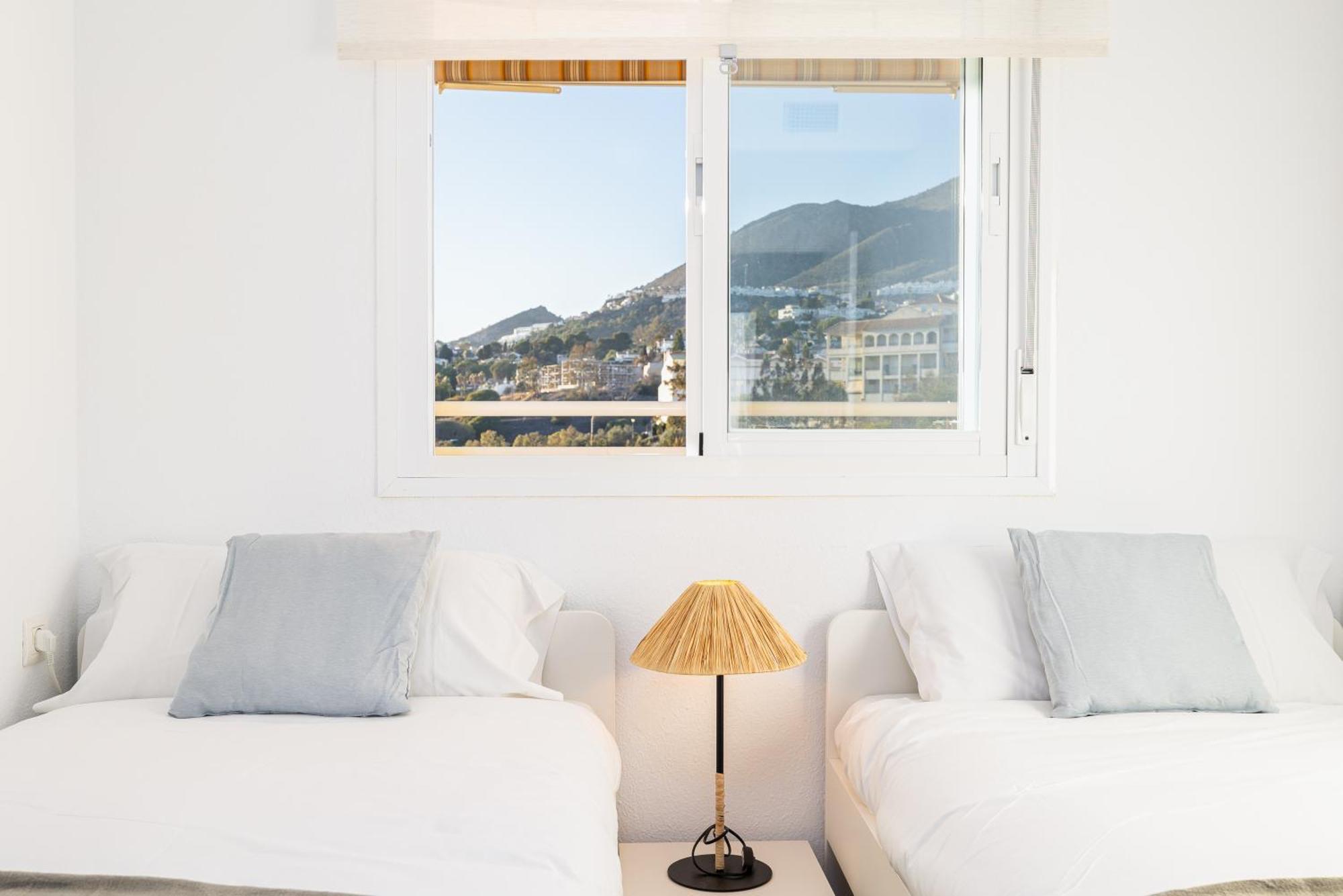 Holidays2Nueva Torrequebrada 2 Bedrooms And 2 Bathrooms, Terrace, Community Pool And Garage Benalmádena Eksteriør billede